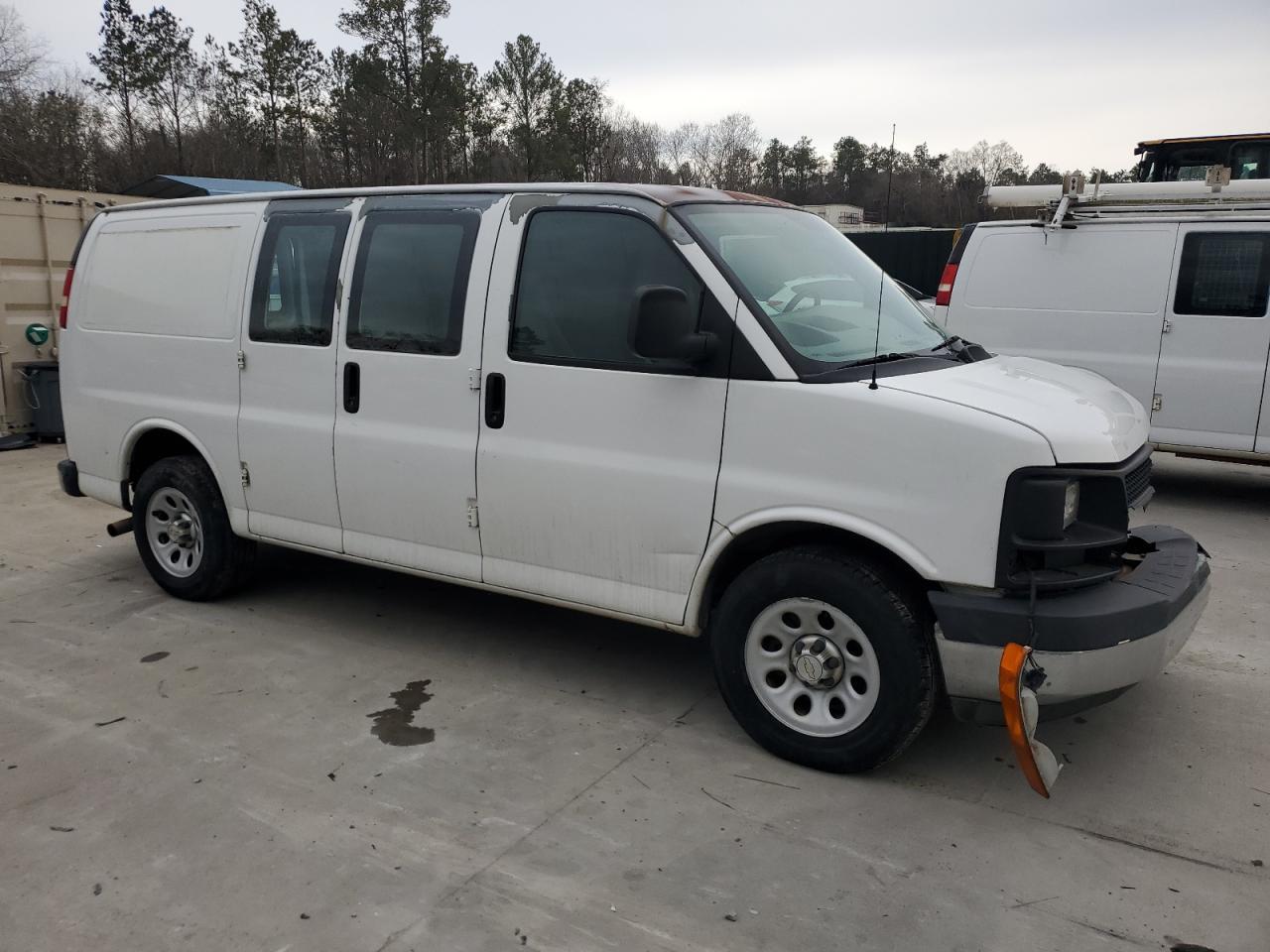 2010 CHEVROLET EXPRESS G1 - Image 4