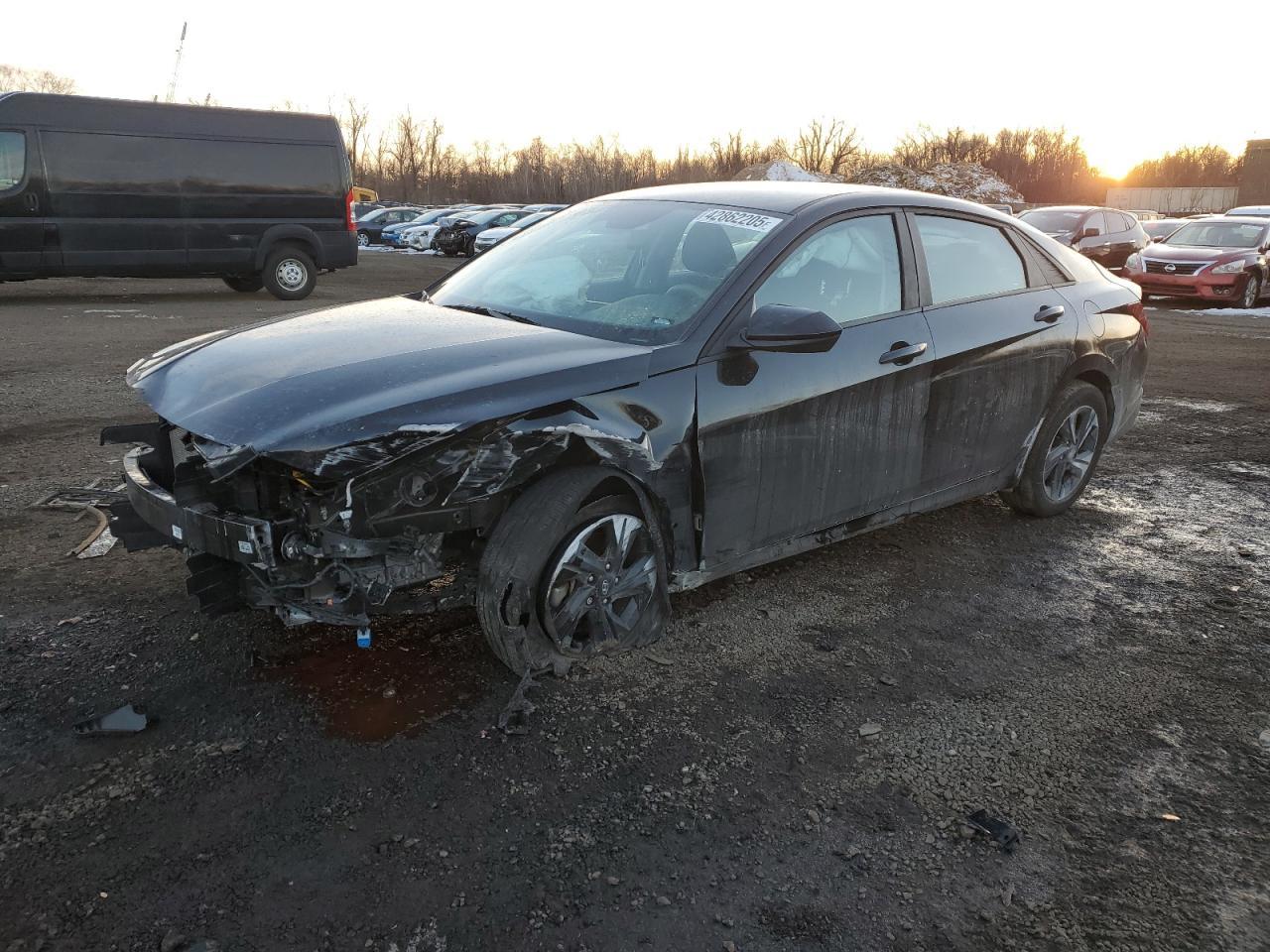 2023 HYUNDAI ELANTRA SE