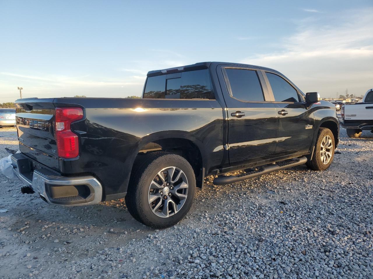 2019 CHEVROLET SILVERADO - Image 3