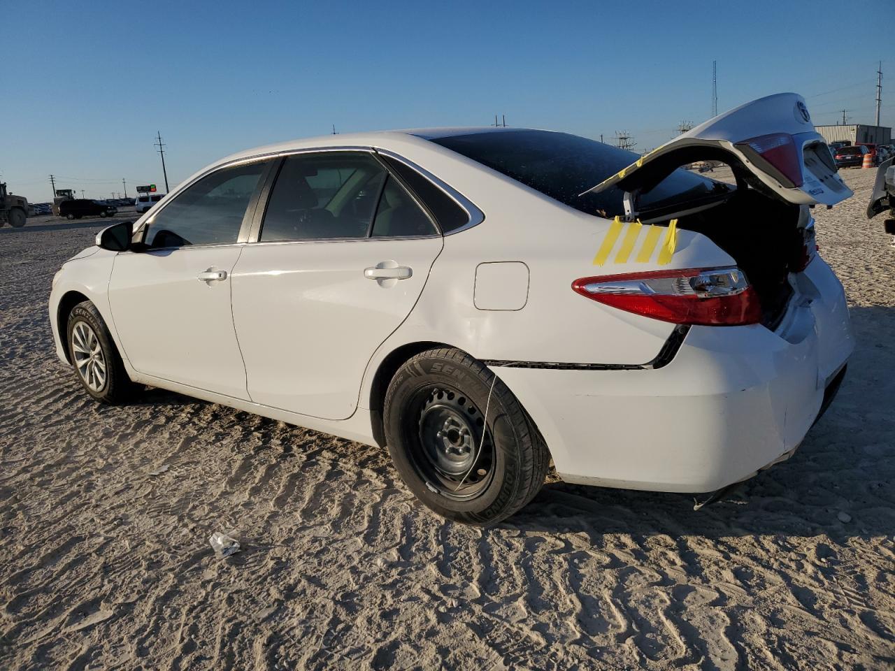 2017 TOYOTA CAMRY LE - Image 2