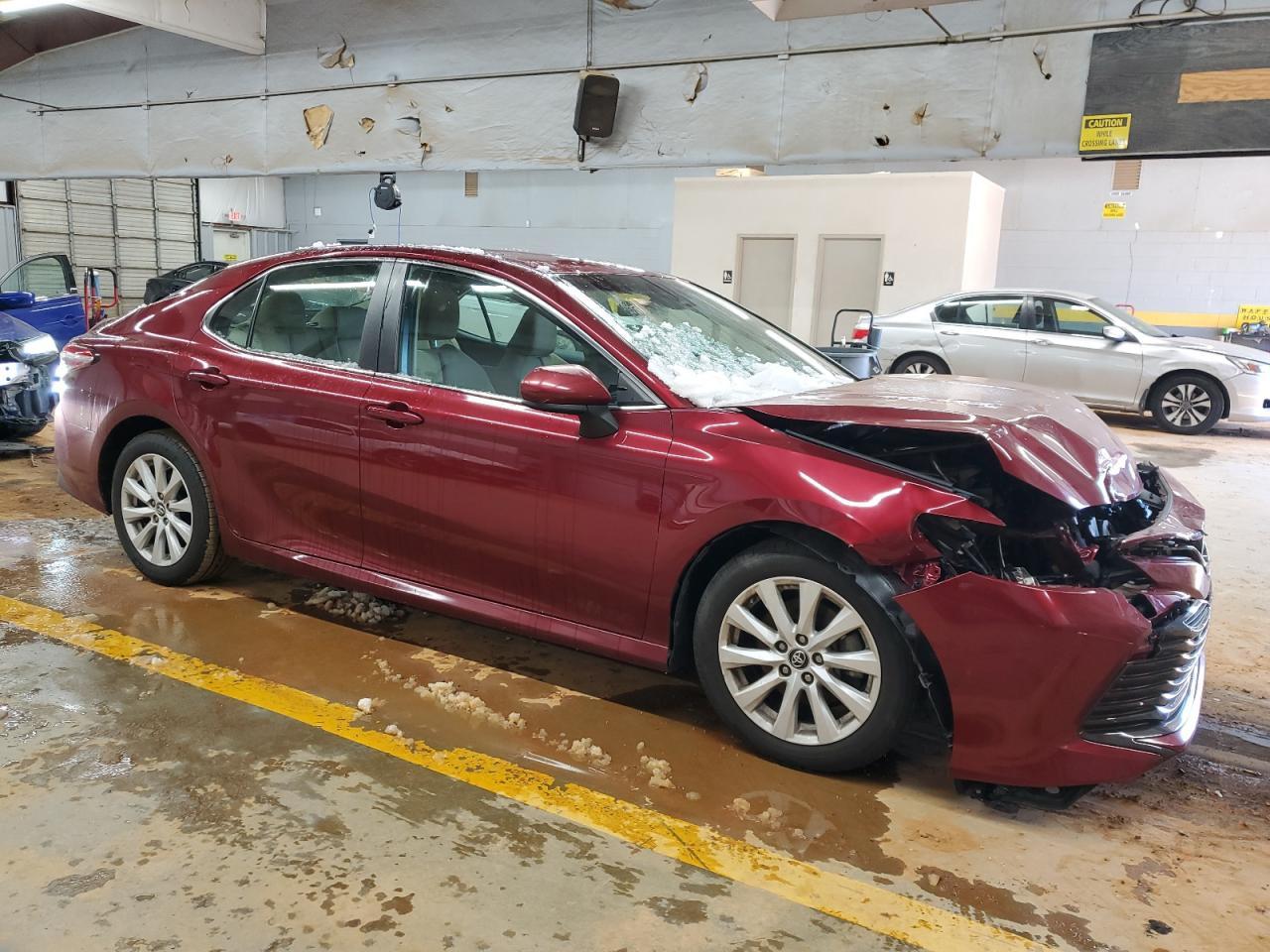 2018 TOYOTA CAMRY L - Фото 4