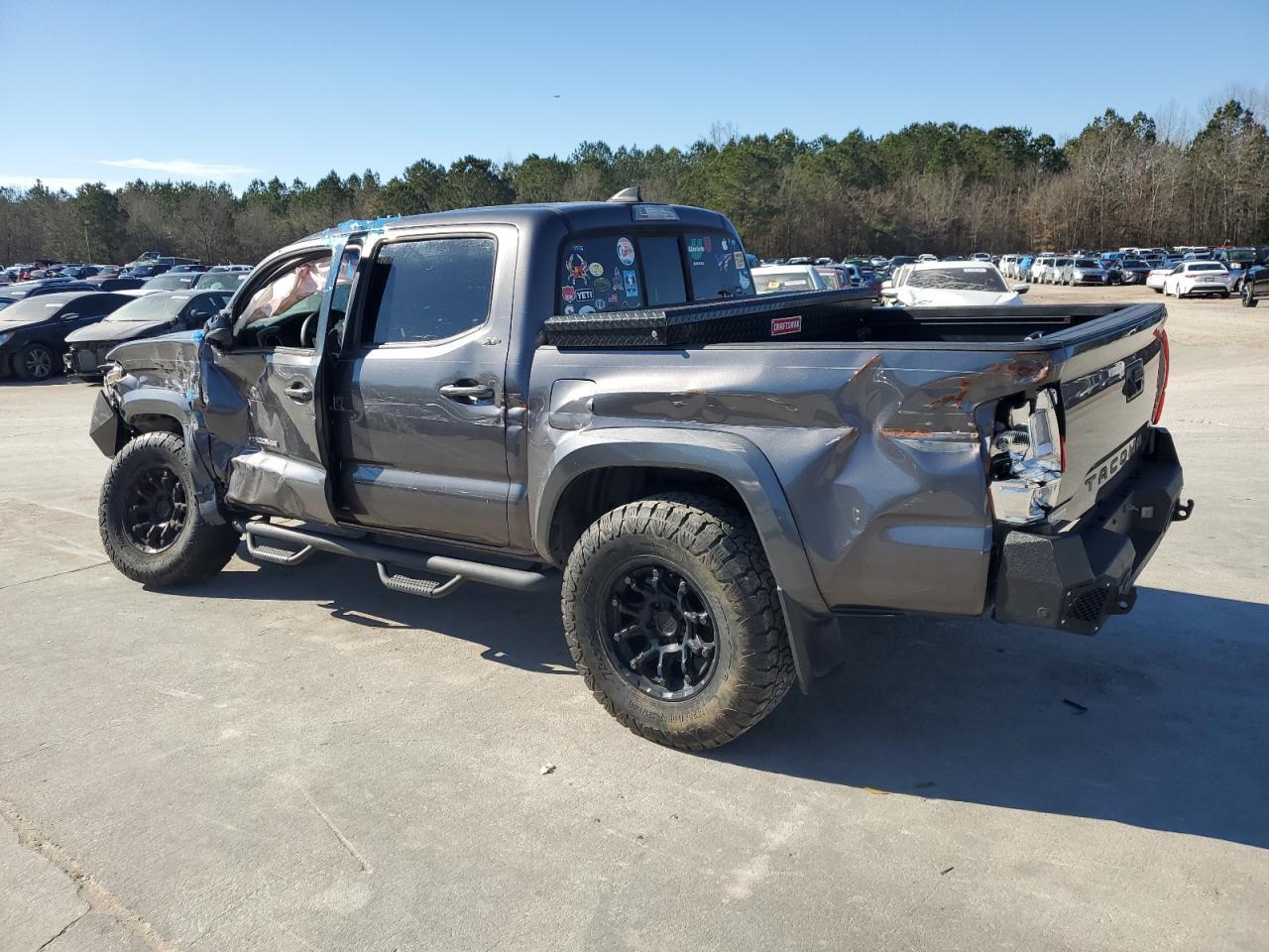 2017 TOYOTA TACOMA DOU - Фото 2