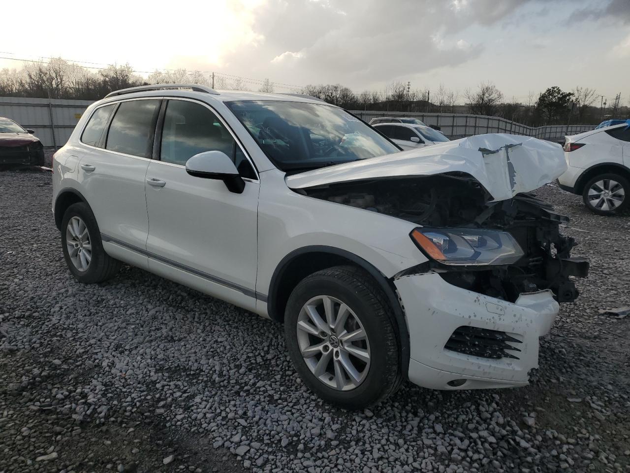 2014 VOLKSWAGEN TOUAREG V6 - Фото 4
