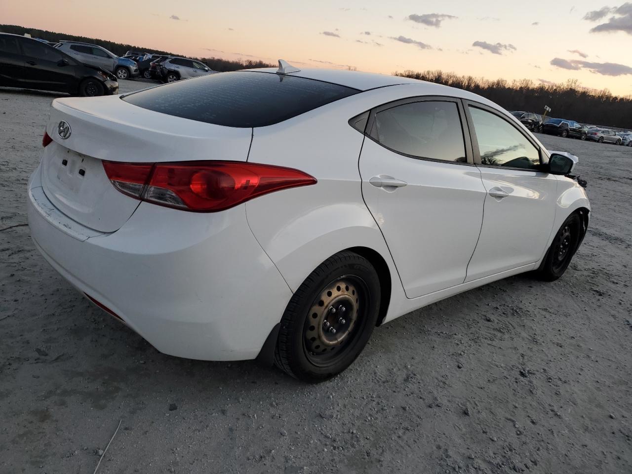 2013 HYUNDAI ELANTRA GL - Image 3