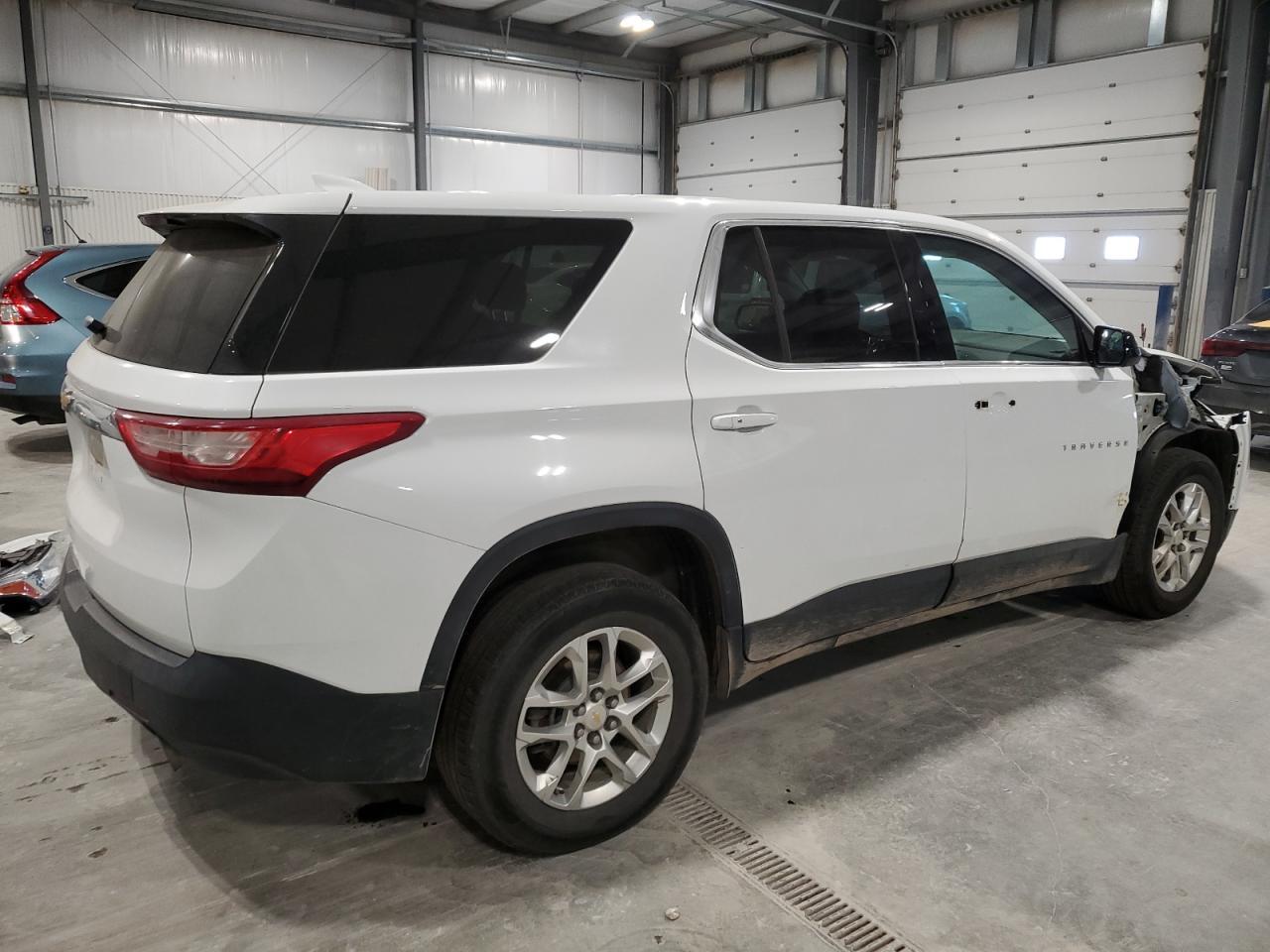 2020 CHEVROLET TRAVERSE L - Фото 3