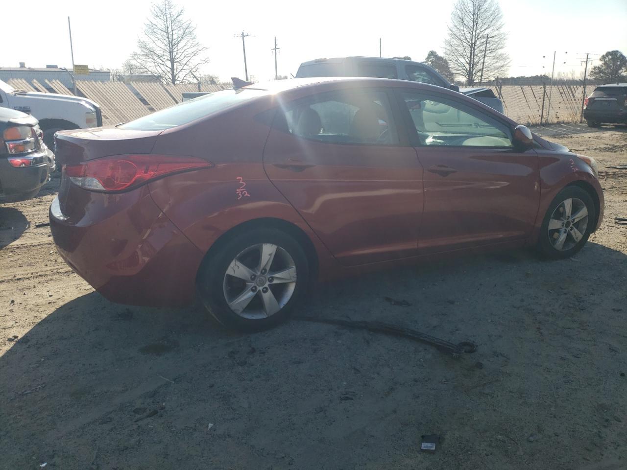 2013 HYUNDAI ELANTRA GL - Image 3