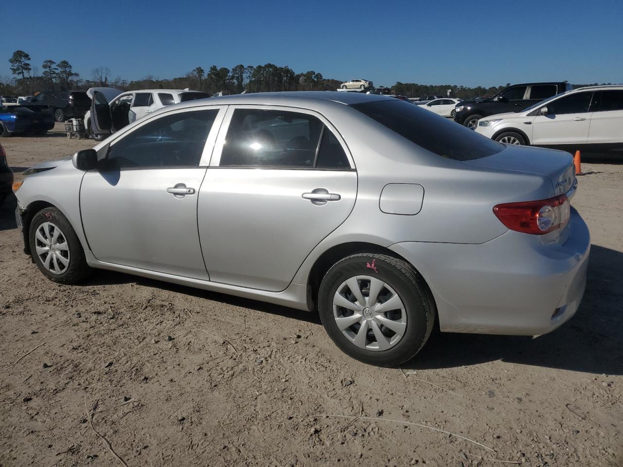2013 TOYOTA COROLLA BA - Фото 2