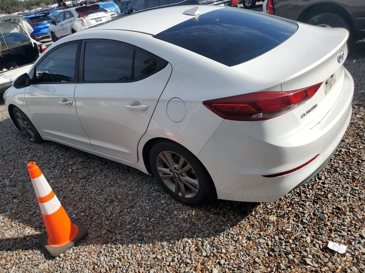 2018 HYUNDAI ELANTRA SE - Image 2