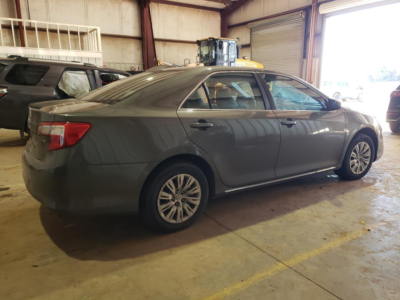 2014 TOYOTA CAMRY L - Image 3