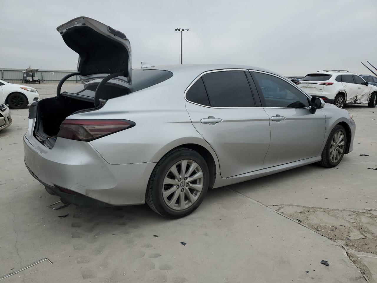 2019 TOYOTA CAMRY L - Image 3