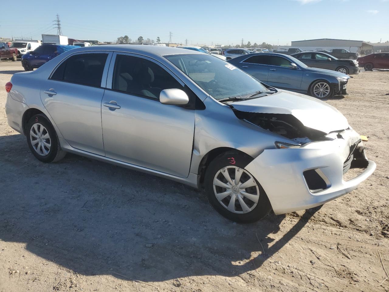 2013 TOYOTA COROLLA BA - Фото 4