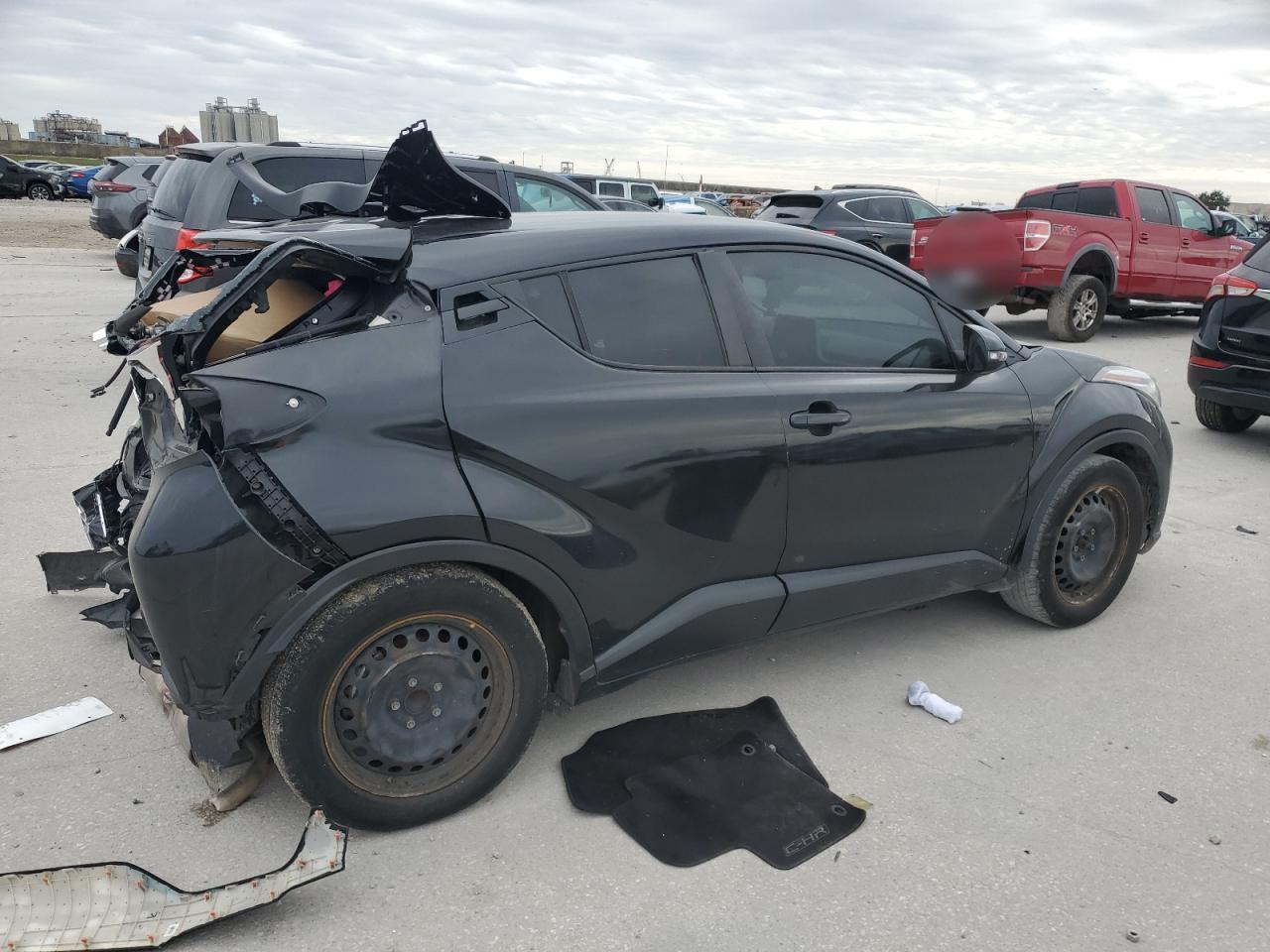 2021 TOYOTA C-HR XLE - Image 3