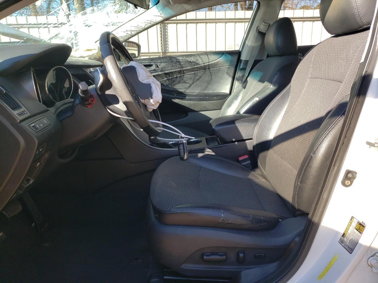 2011 HYUNDAI SONATA SE - Image 7