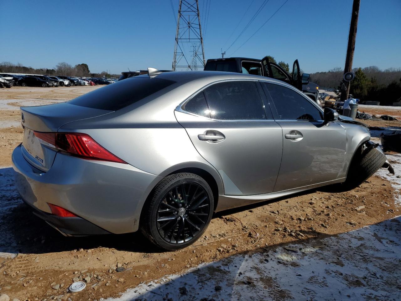 2017 LEXUS IS 200T - Фото 3