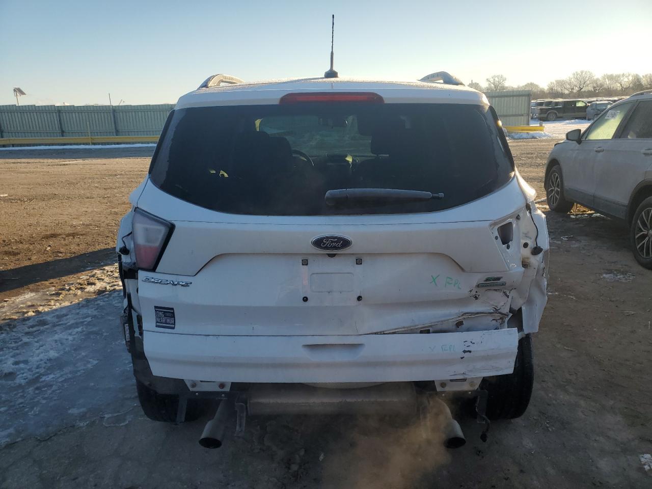 2017 FORD ESCAPE SE - Фото 6