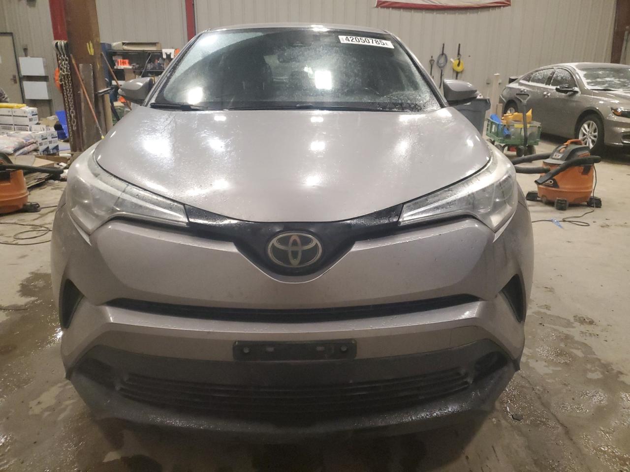 2018 TOYOTA C-HR XLE - Image 5