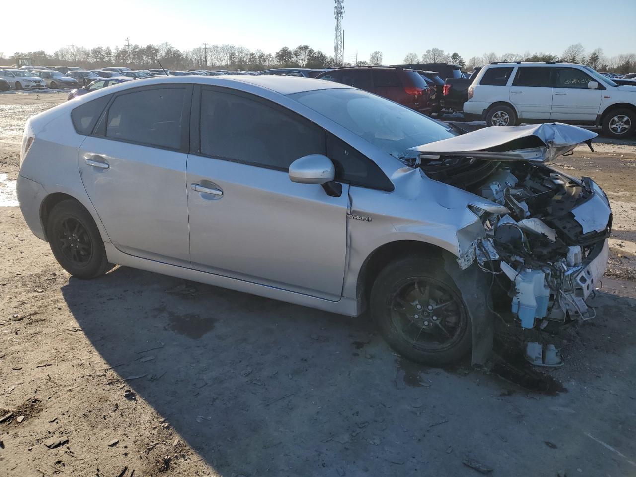 2015 TOYOTA PRIUS - Image 4