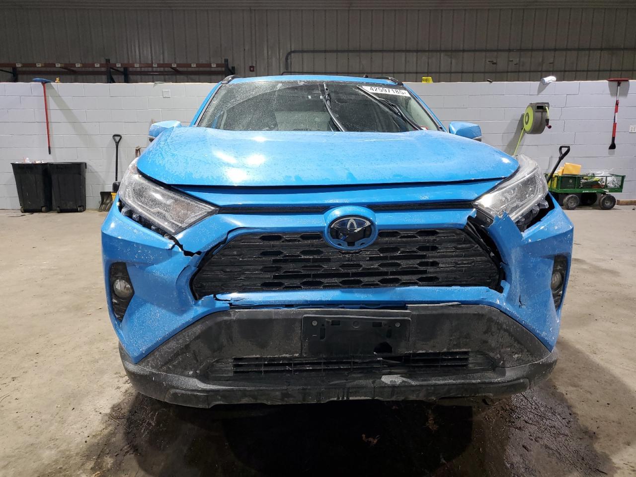 2020 TOYOTA RAV4 XLE - Image 5