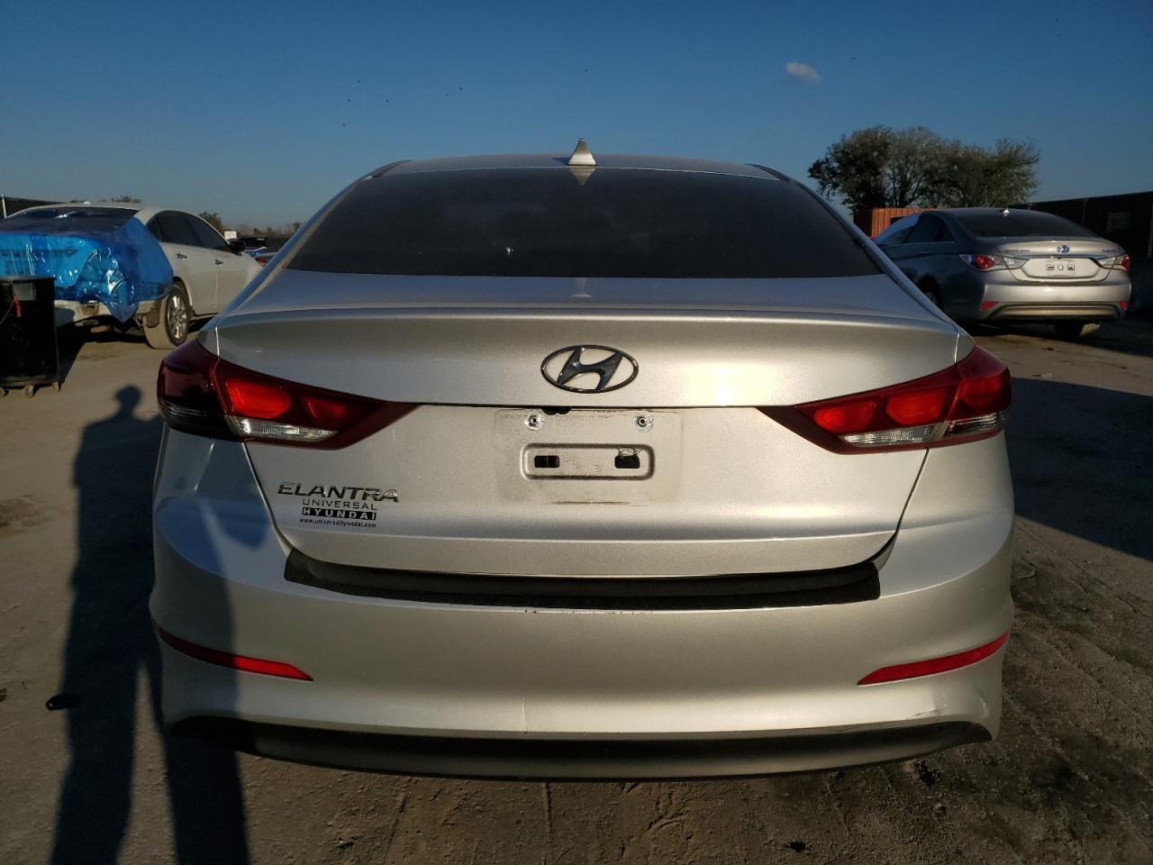 2018 HYUNDAI ELANTRA SE - Фото 6