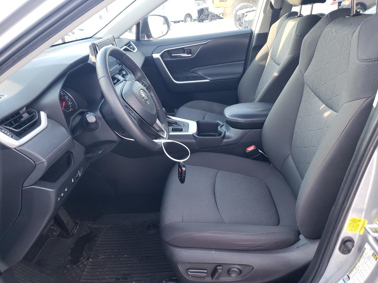2022 TOYOTA RAV4 XLE - Фото 7