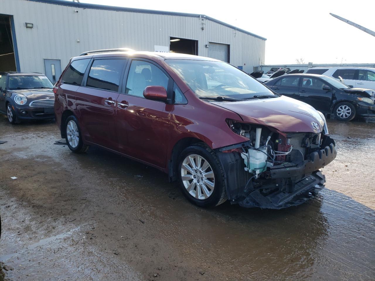 2015 TOYOTA SIENNA XLE - Фото 4