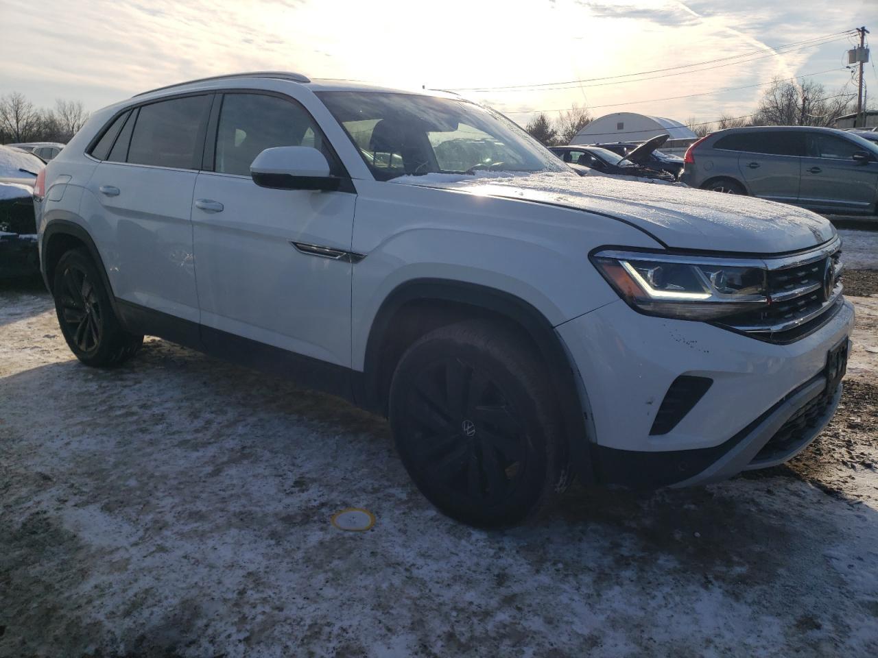 2022 VOLKSWAGEN ATLAS CROS - Фото 4