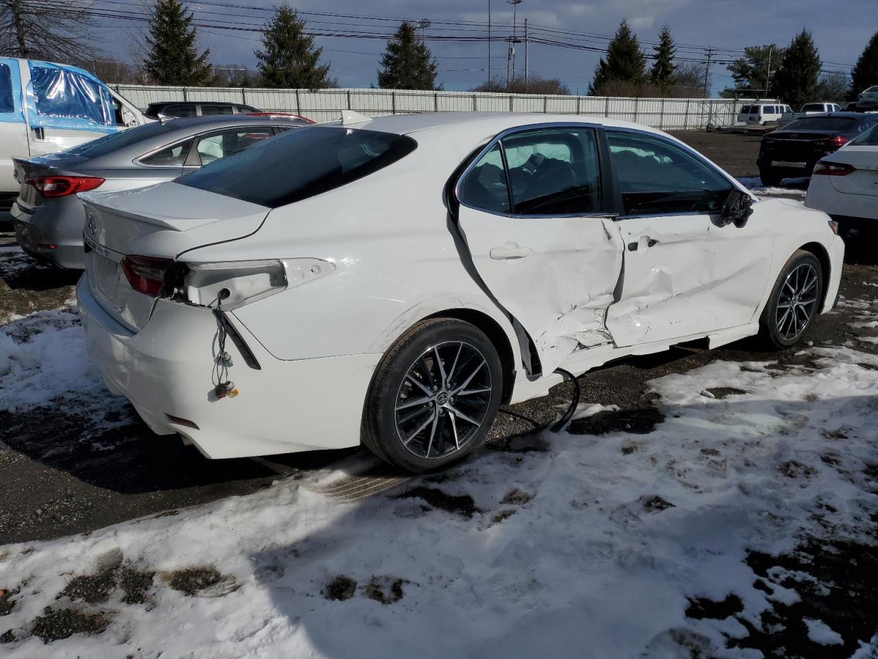 2021 TOYOTA CAMRY SE - Image 3