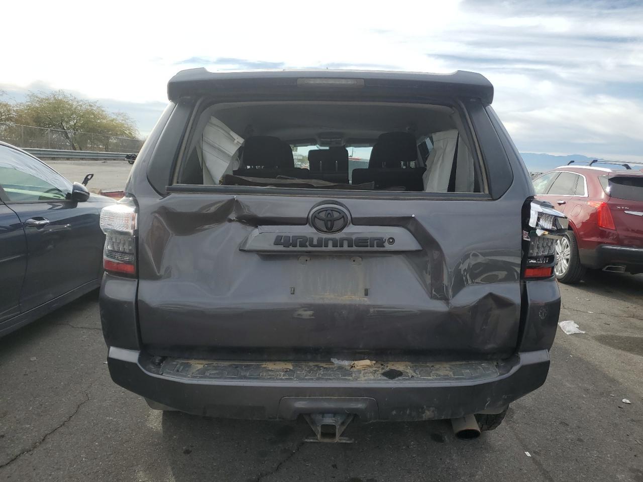 2020 TOYOTA 4RUNNER SR - Image 6