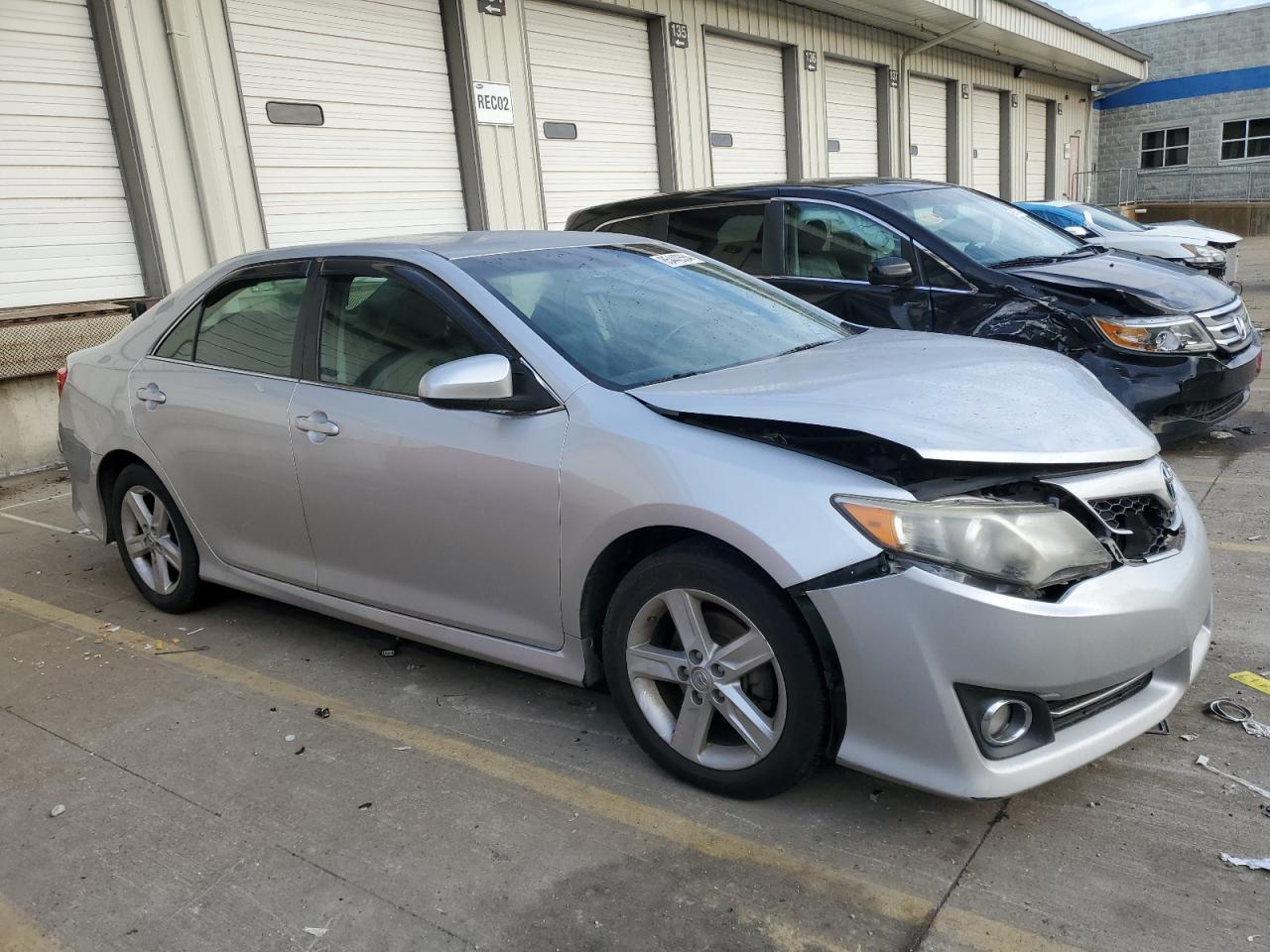 2014 TOYOTA CAMRY L - Фото 4