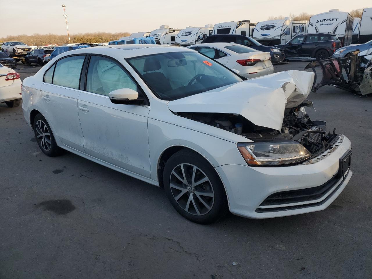 2017 VOLKSWAGEN JETTA SE - Image 4