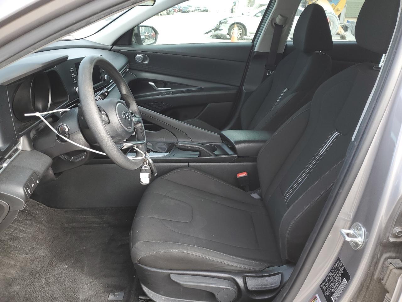 2022 HYUNDAI ELANTRA SE - Фото 7