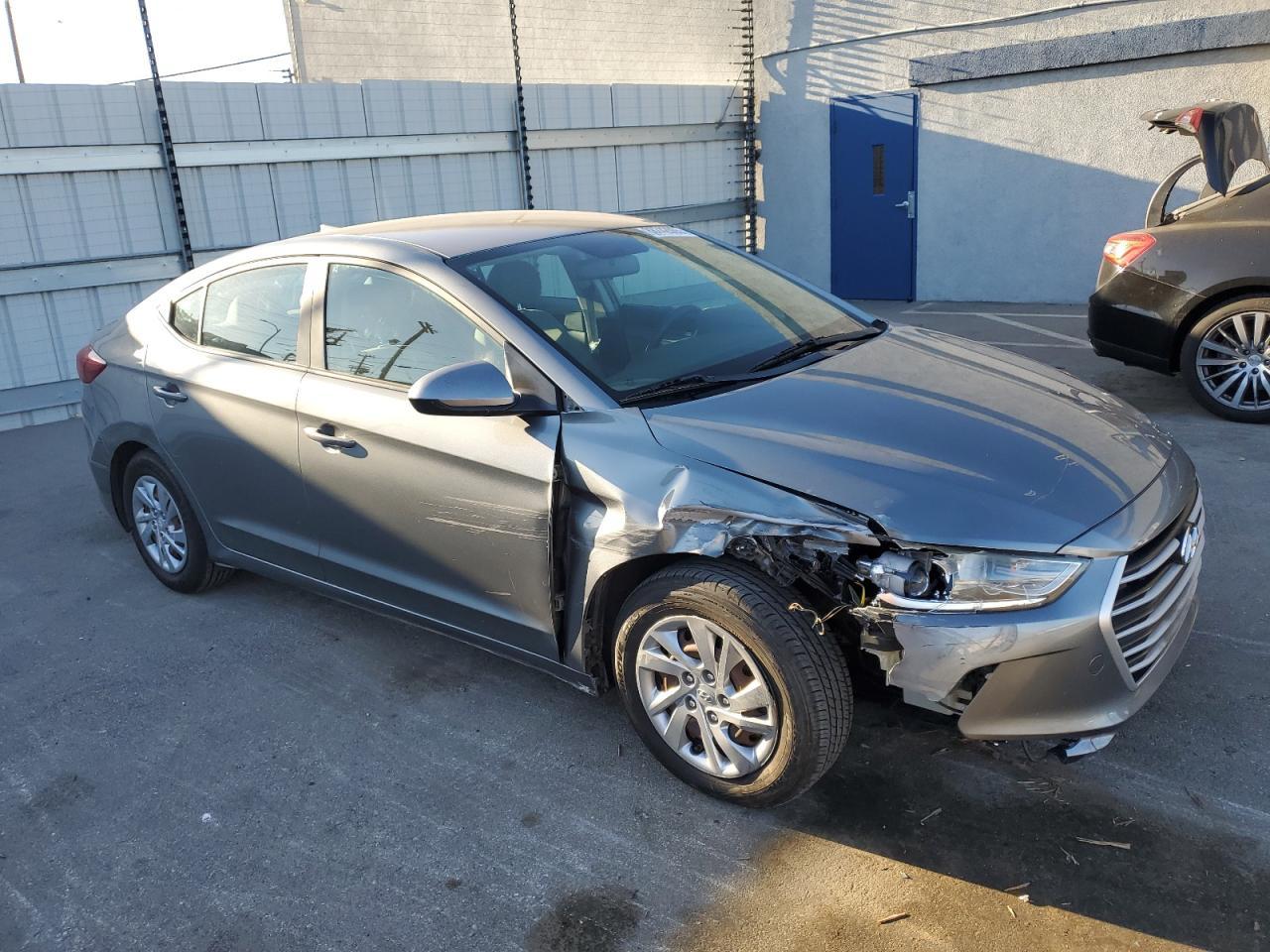 2017 HYUNDAI ELANTRA SE - Image 4