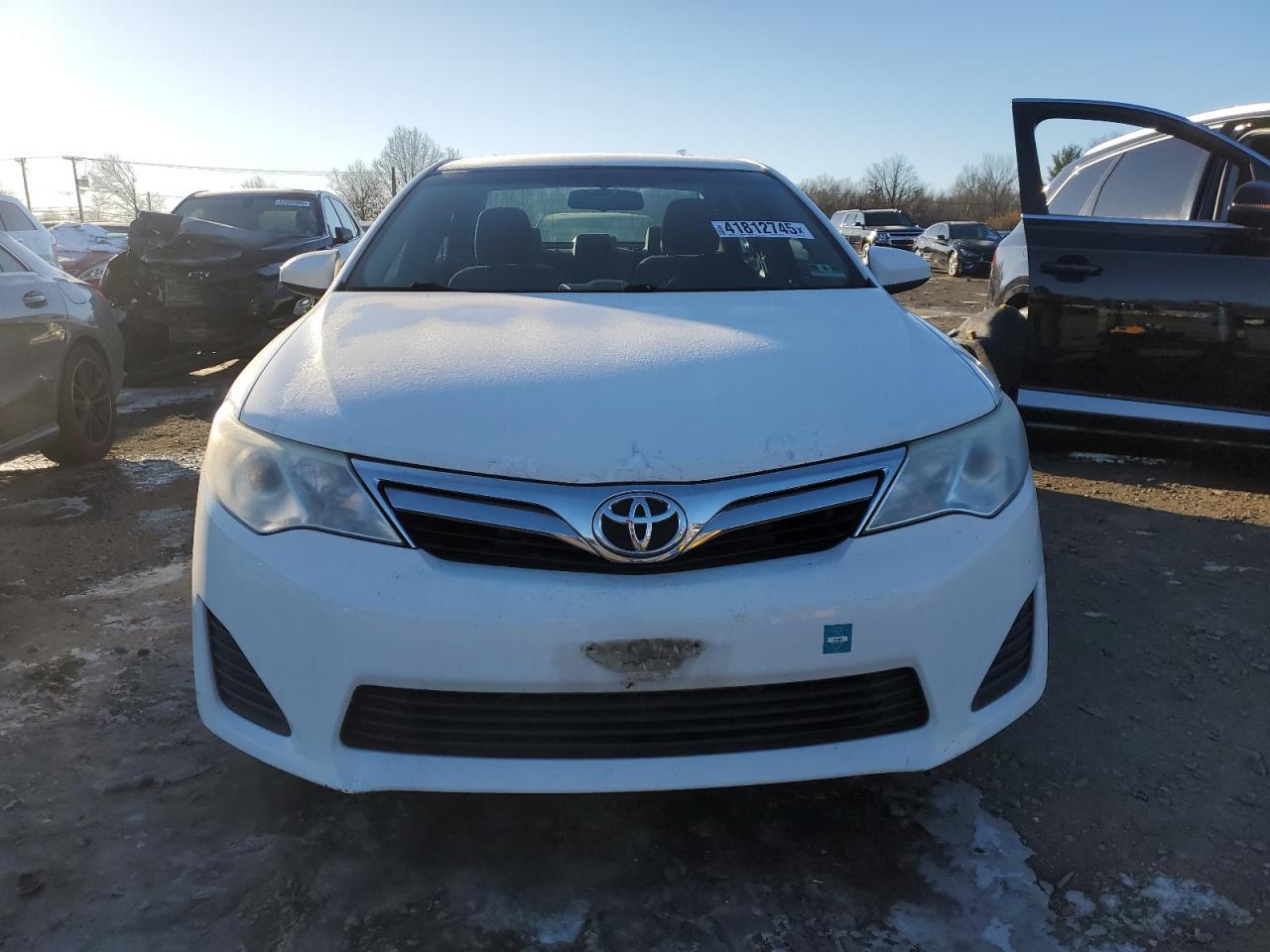 2014 TOYOTA CAMRY L - Фото 5