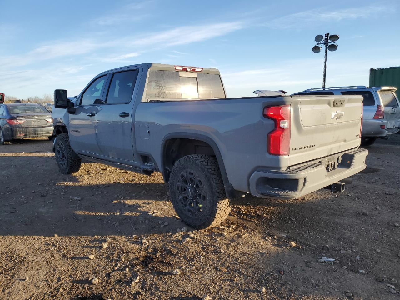 2024 CHEVROLET SILVERADO - Фото 2