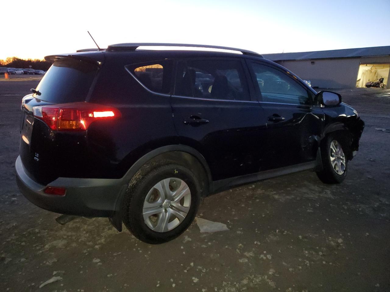 2014 TOYOTA RAV4 LE - Фото 3