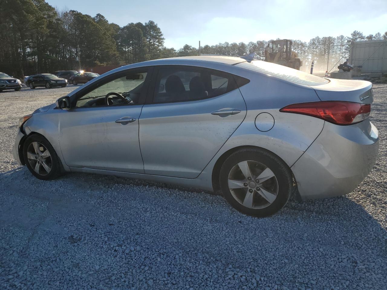 2013 HYUNDAI ELANTRA GL - Image 2