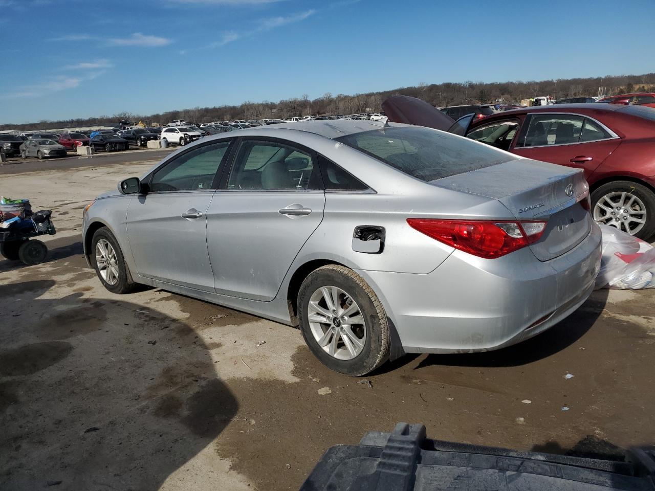 2013 HYUNDAI SONATA GLS - Image 2
