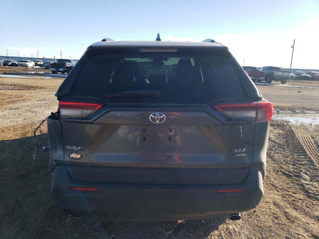 2019 TOYOTA RAV4 XLE P - Фото 6