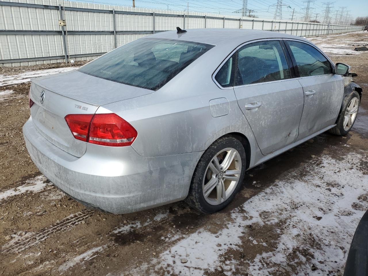 2014 VOLKSWAGEN PASSAT SE - Фото 3