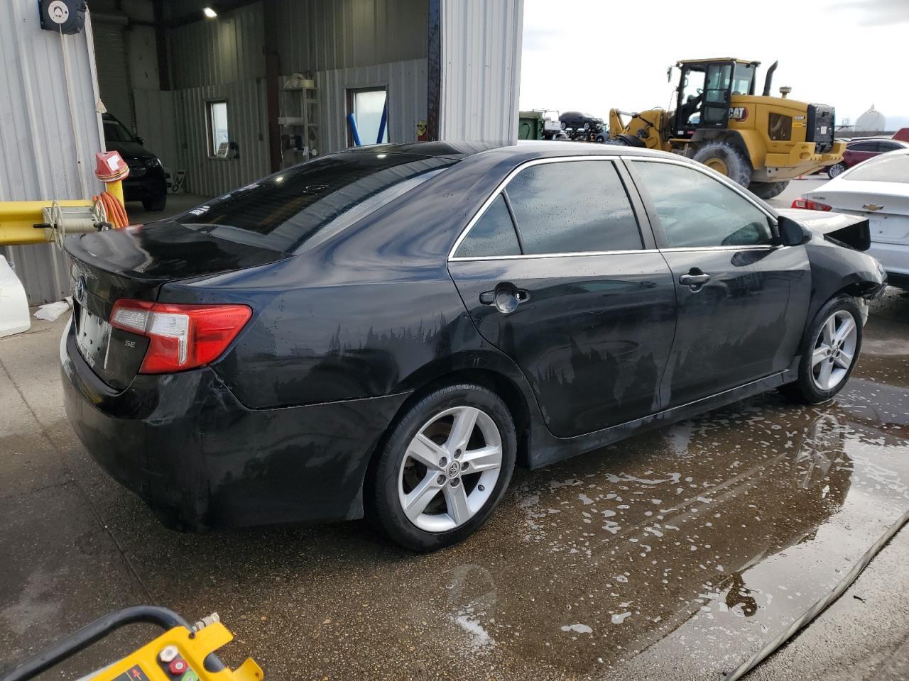 2014 TOYOTA CAMRY L - Фото 3