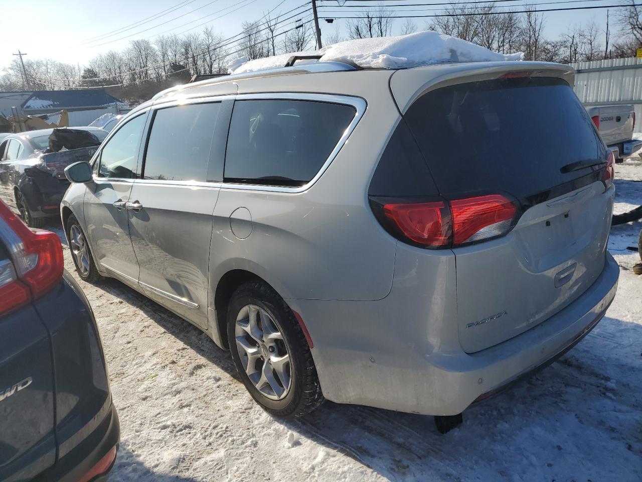 2017 CHRYSLER PACIFICA T - Image 2