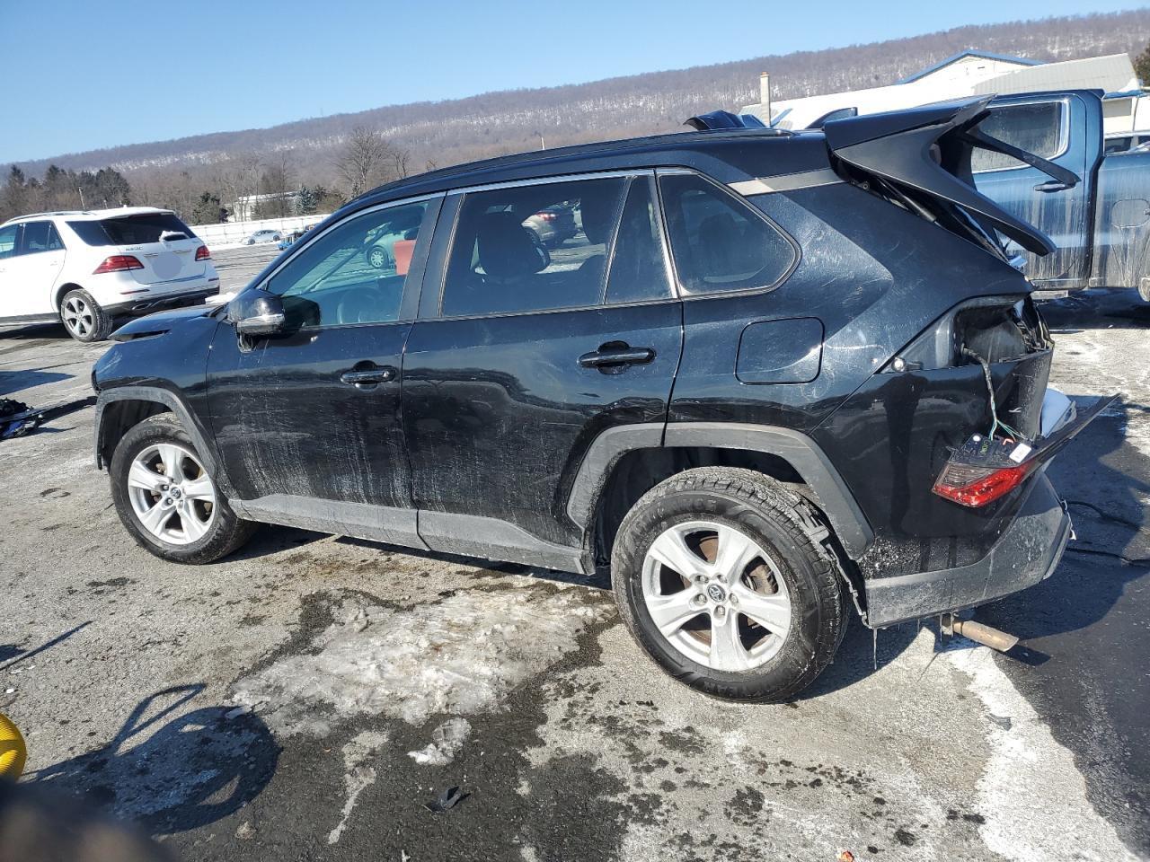 2020 TOYOTA RAV4 XLE - Image 2