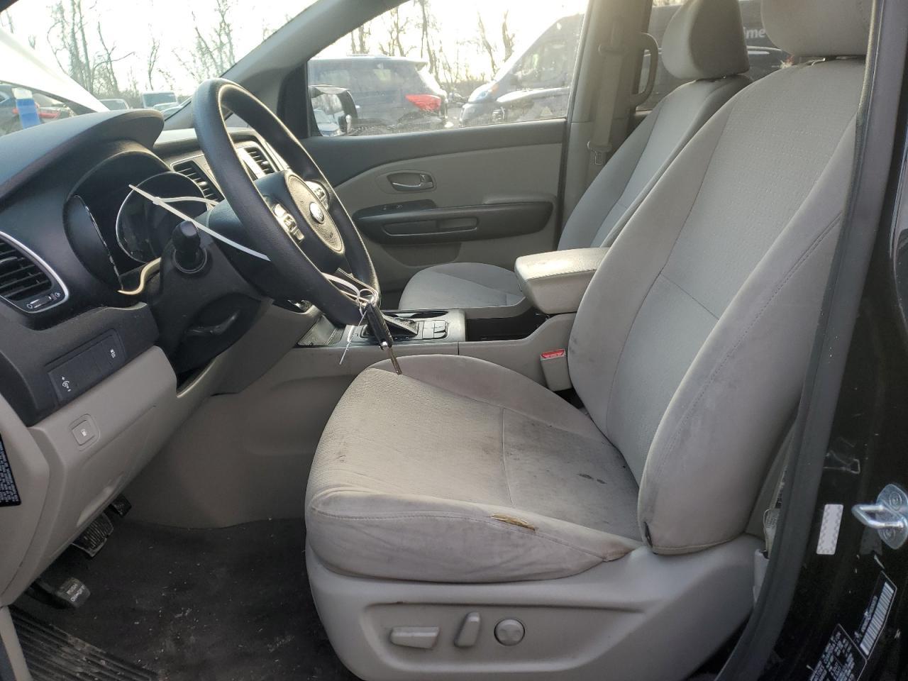 2017 KIA SEDONA LX - Image 7
