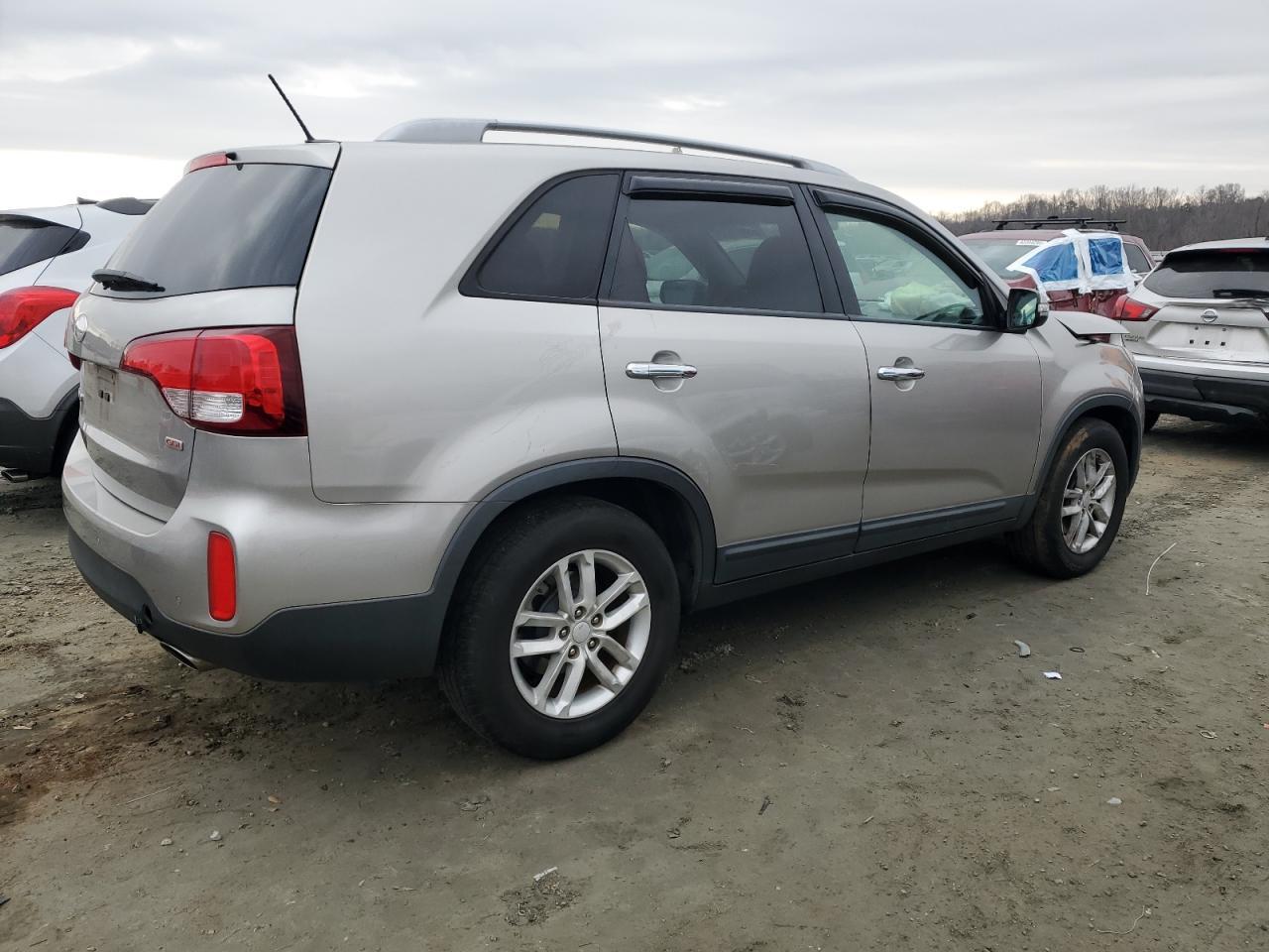 2015 KIA SORENTO LX - Image 3