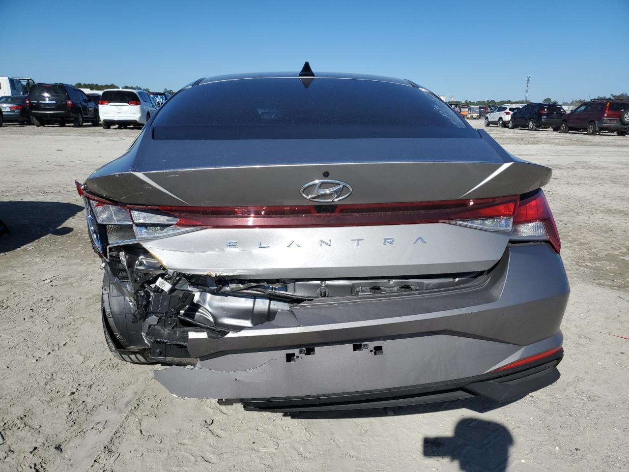 2023 HYUNDAI ELANTRA SE - Фото 6