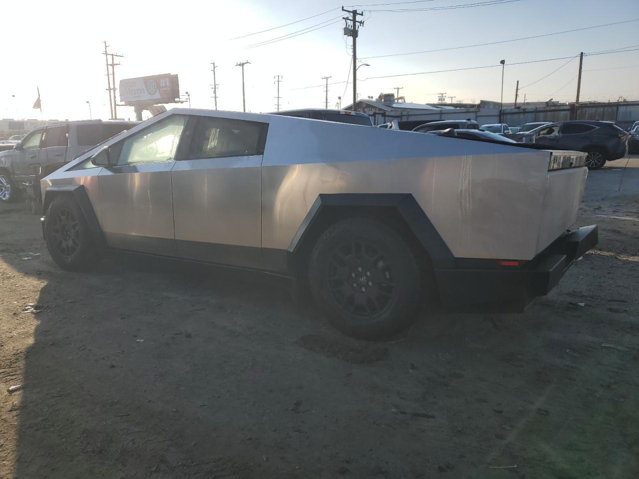 2024 TESLA CYBERTRUCK - Image 2