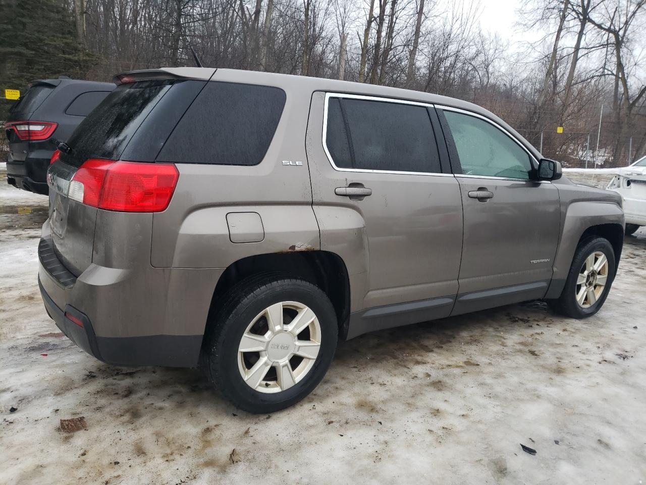 2012 GMC TERRAIN SL - Image 3