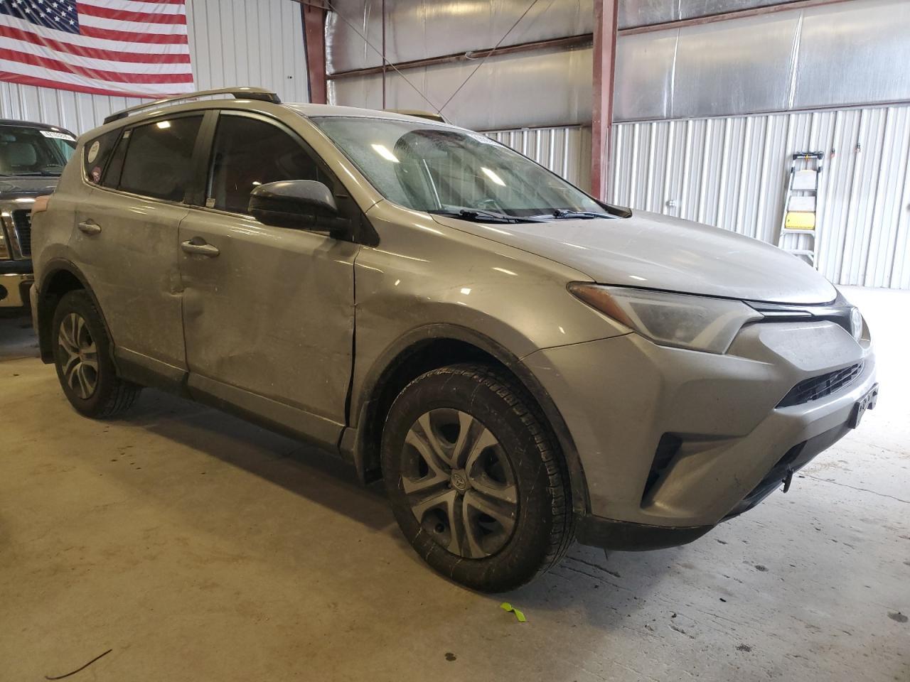 2017 TOYOTA RAV4 LE - Image 4