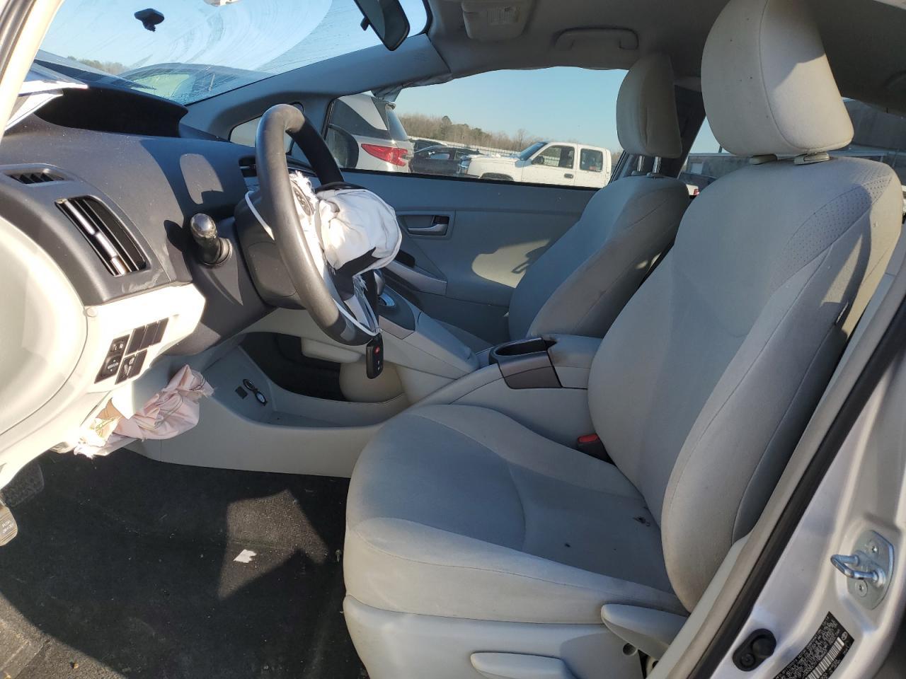 2015 TOYOTA PRIUS - Image 7