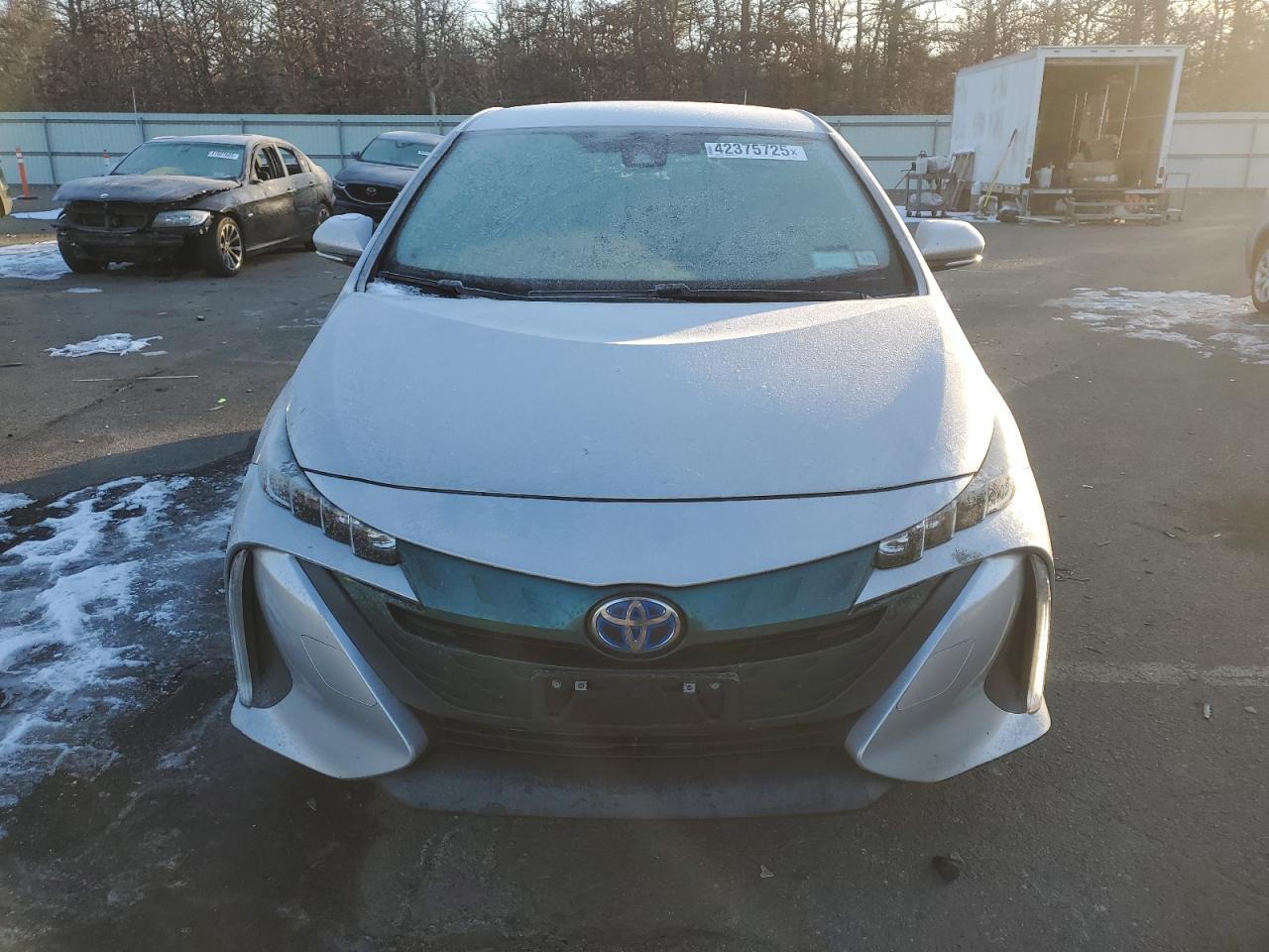 2018 TOYOTA PRIUS PRIM - Image 5
